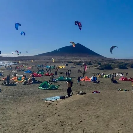 Modern Medano * El Medano (Tenerife)
